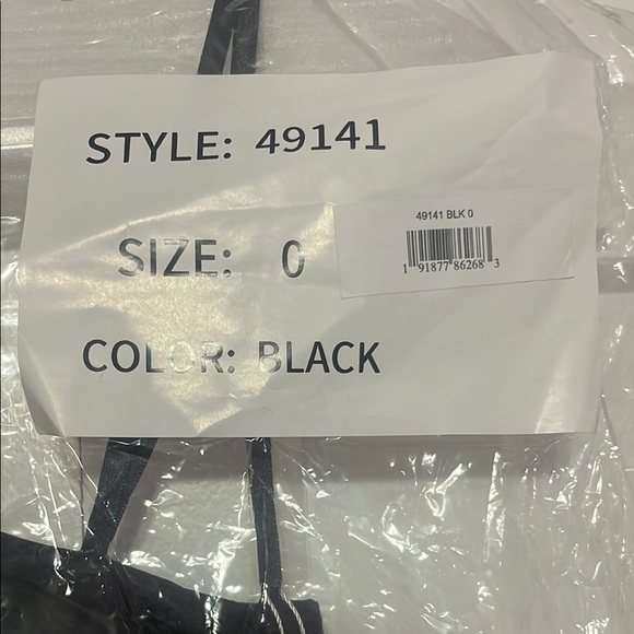 NWT- size 0- mac duggal - Black One-Shoulder high-low  Dress - Picture 8 of 8